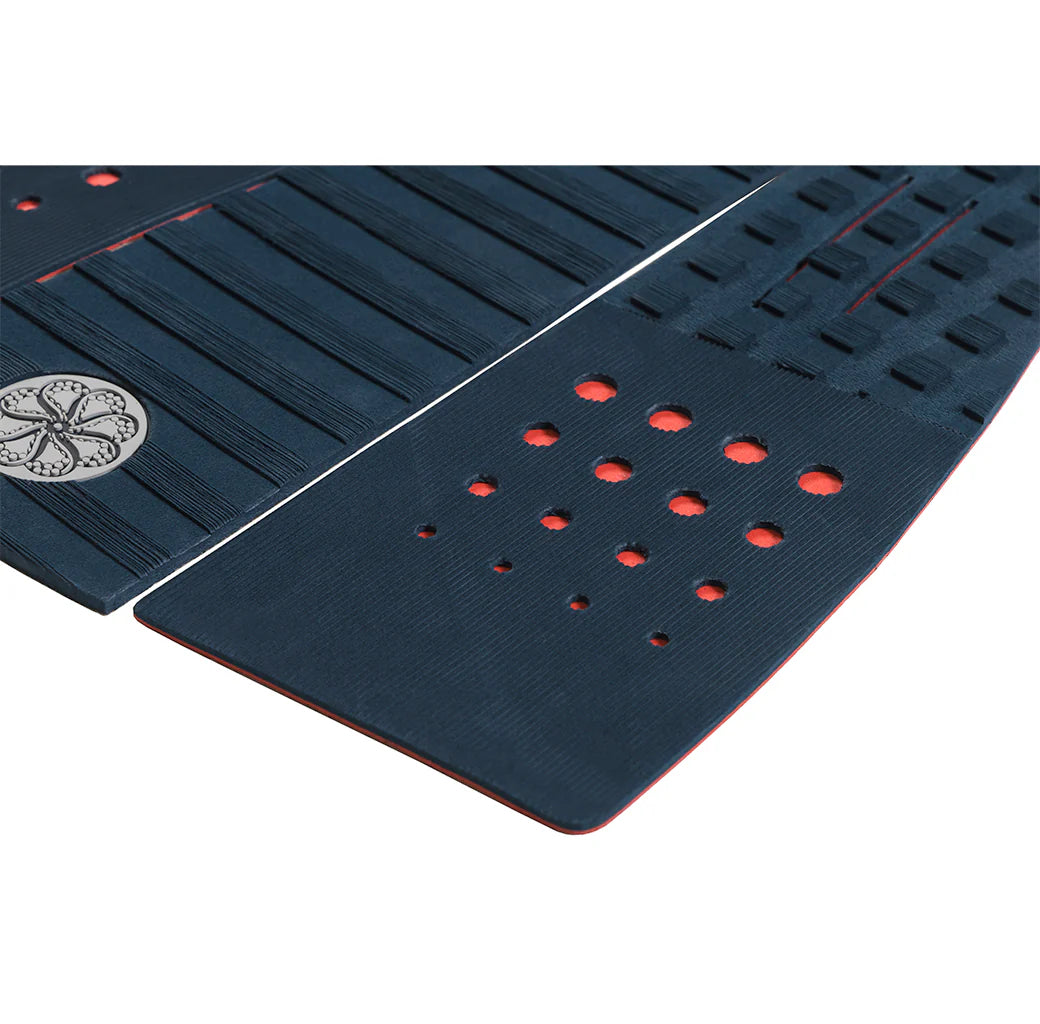 Dion Agius IV Traction Pad
