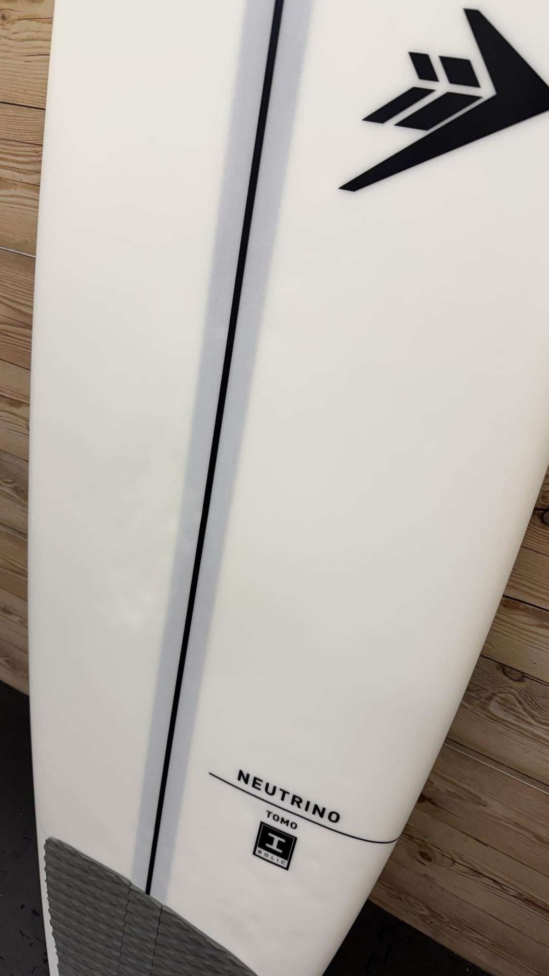 Neutrino 5'10"