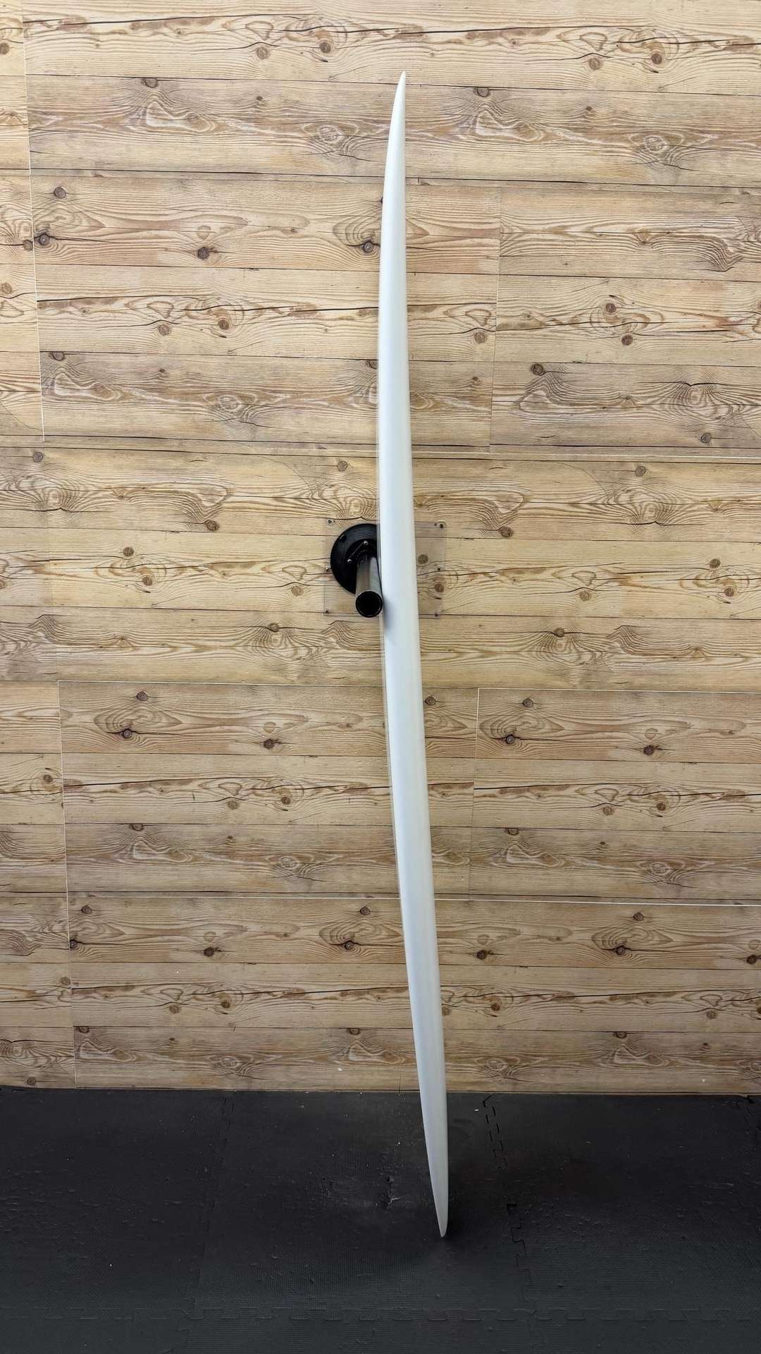 FM 6'4"