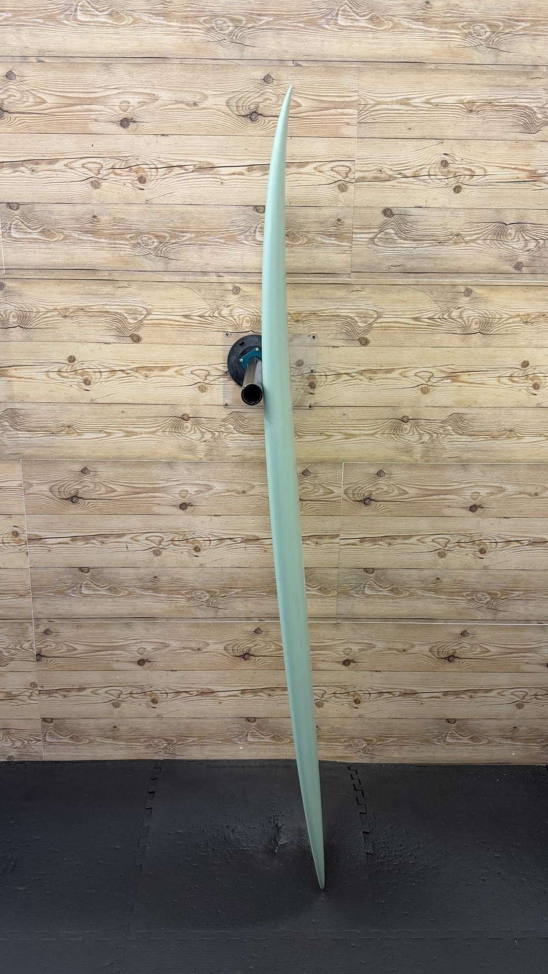 FM 6'4"