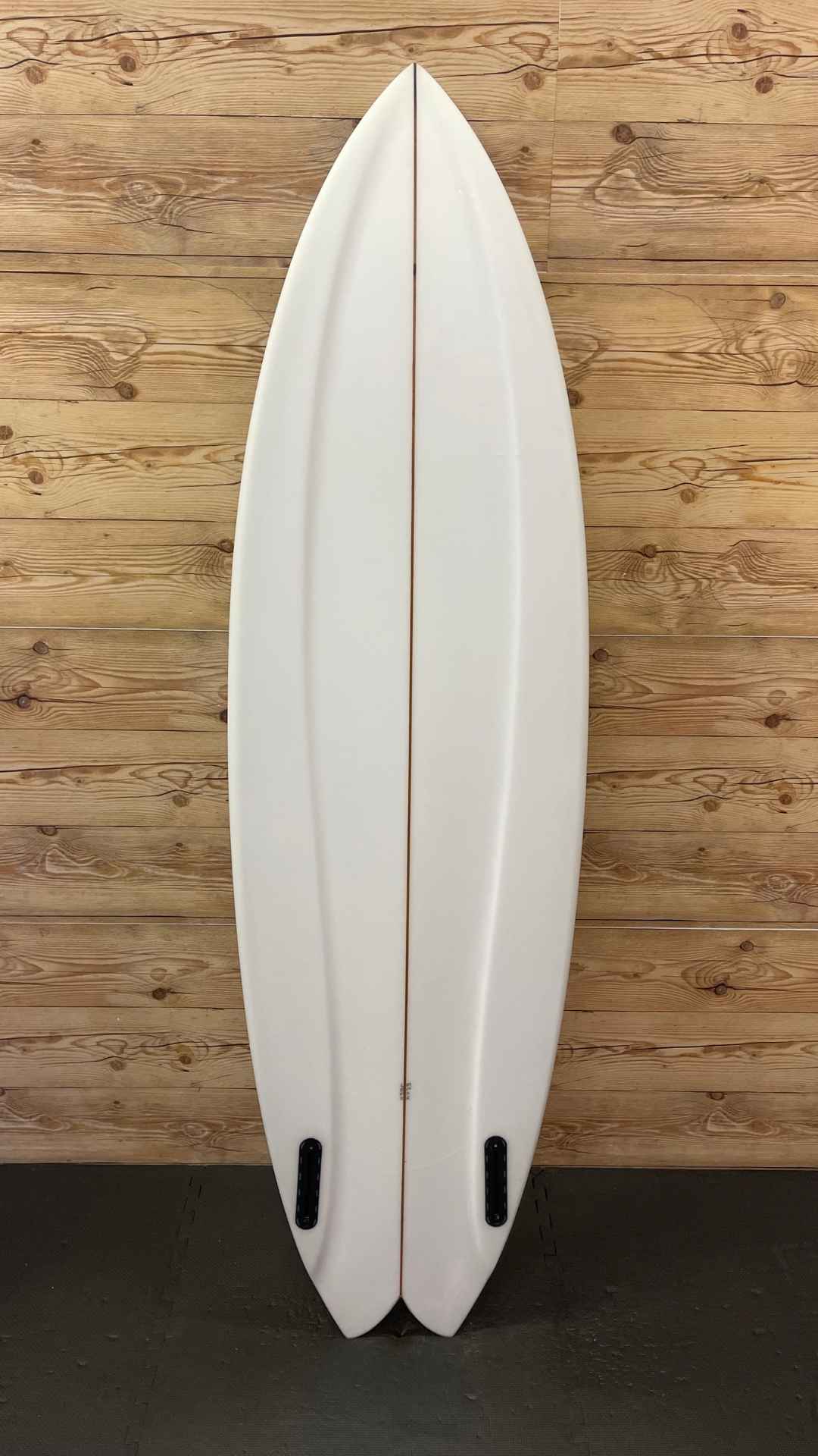 Pedestrian Ship 5'10"