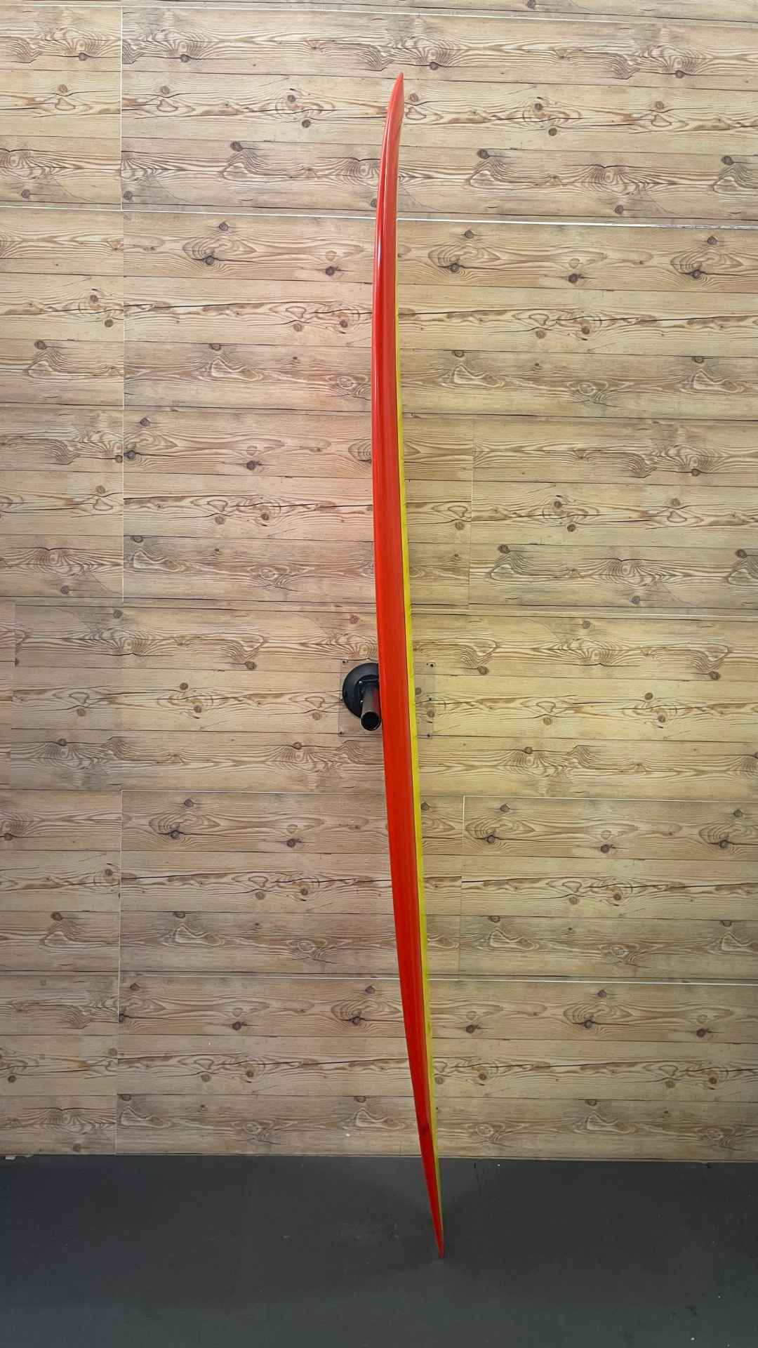 Reverse Vee Alpha 5 9'0"