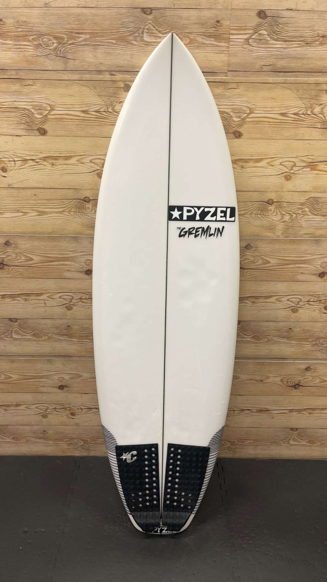 Gremlin 5'5"
