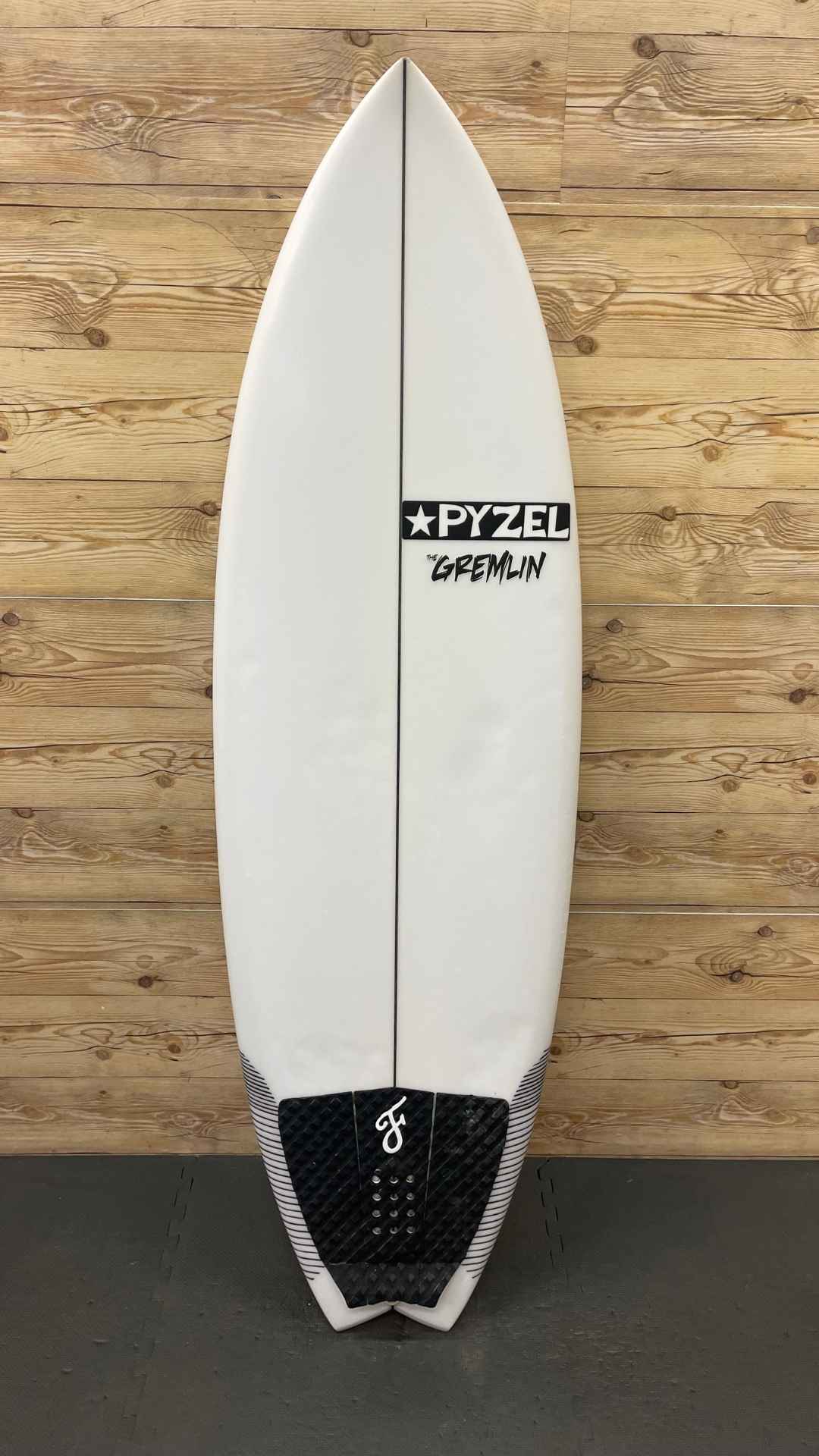 Gremlin 5'6"