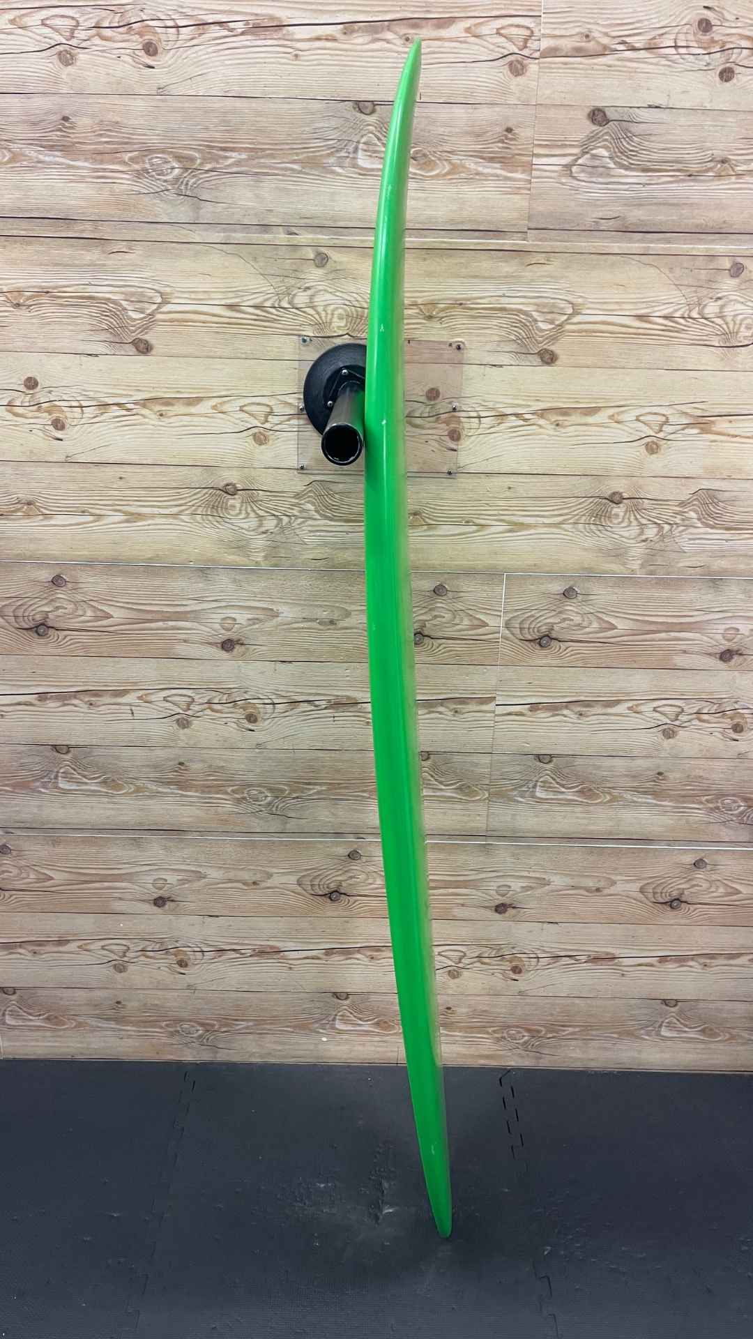 Bachelor 5'8"