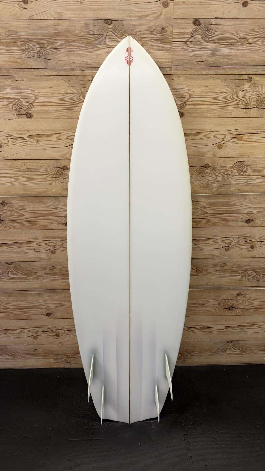 Channeled Zipper 5'5 3/4"