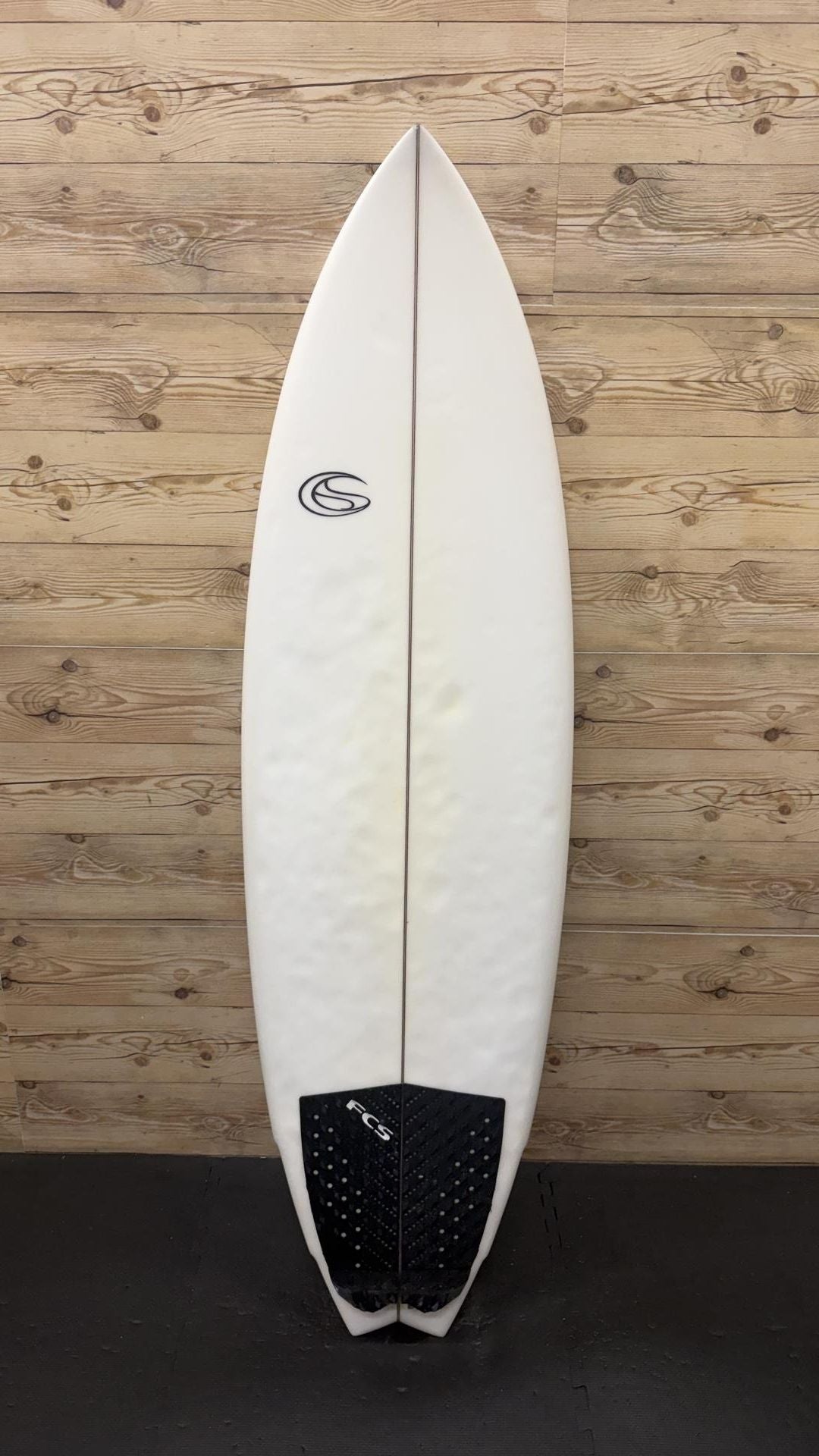 Channel Tri 5'9"