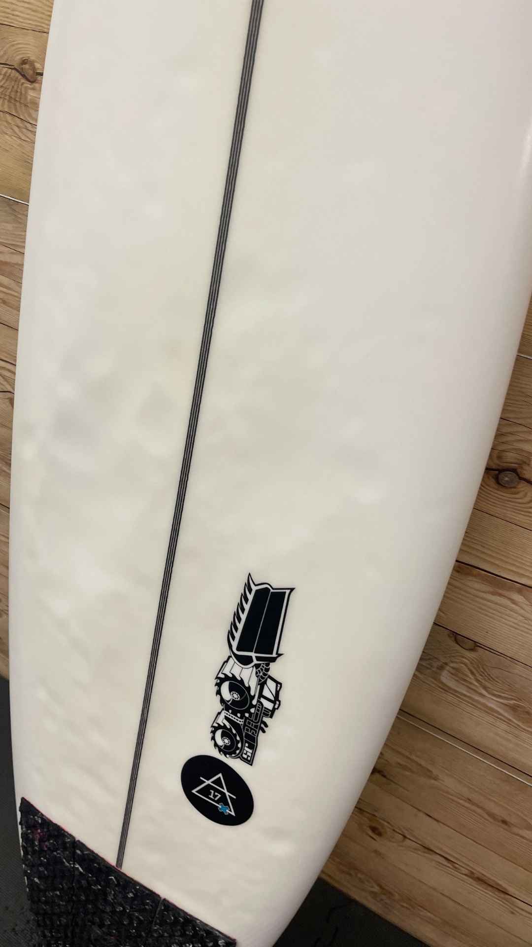 Air 17 5'8"