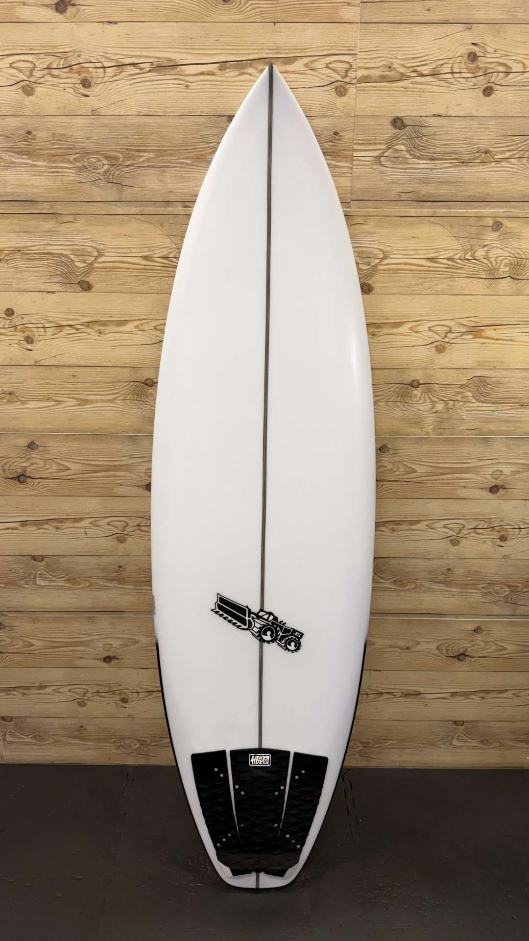 Surf Used Shortboards: JS Industries Xero Fusion 5'11