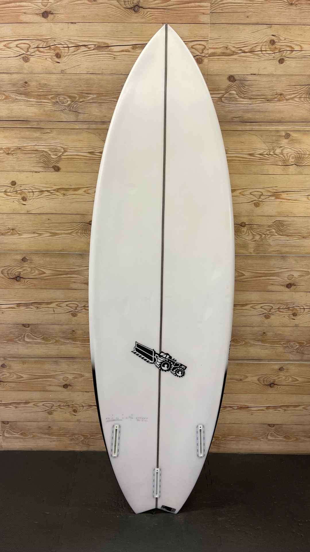 Surf Used Shortboards: JS Industries Xero Fusion 6'2