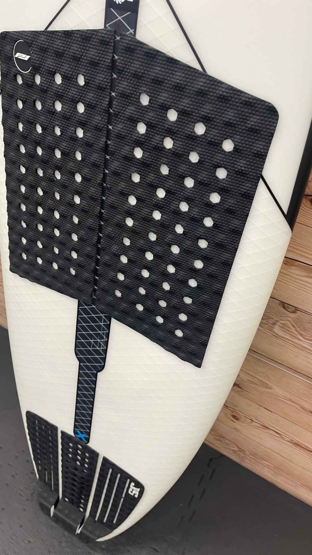 Surf Used Shortboards: JS Industries Xero 5'7