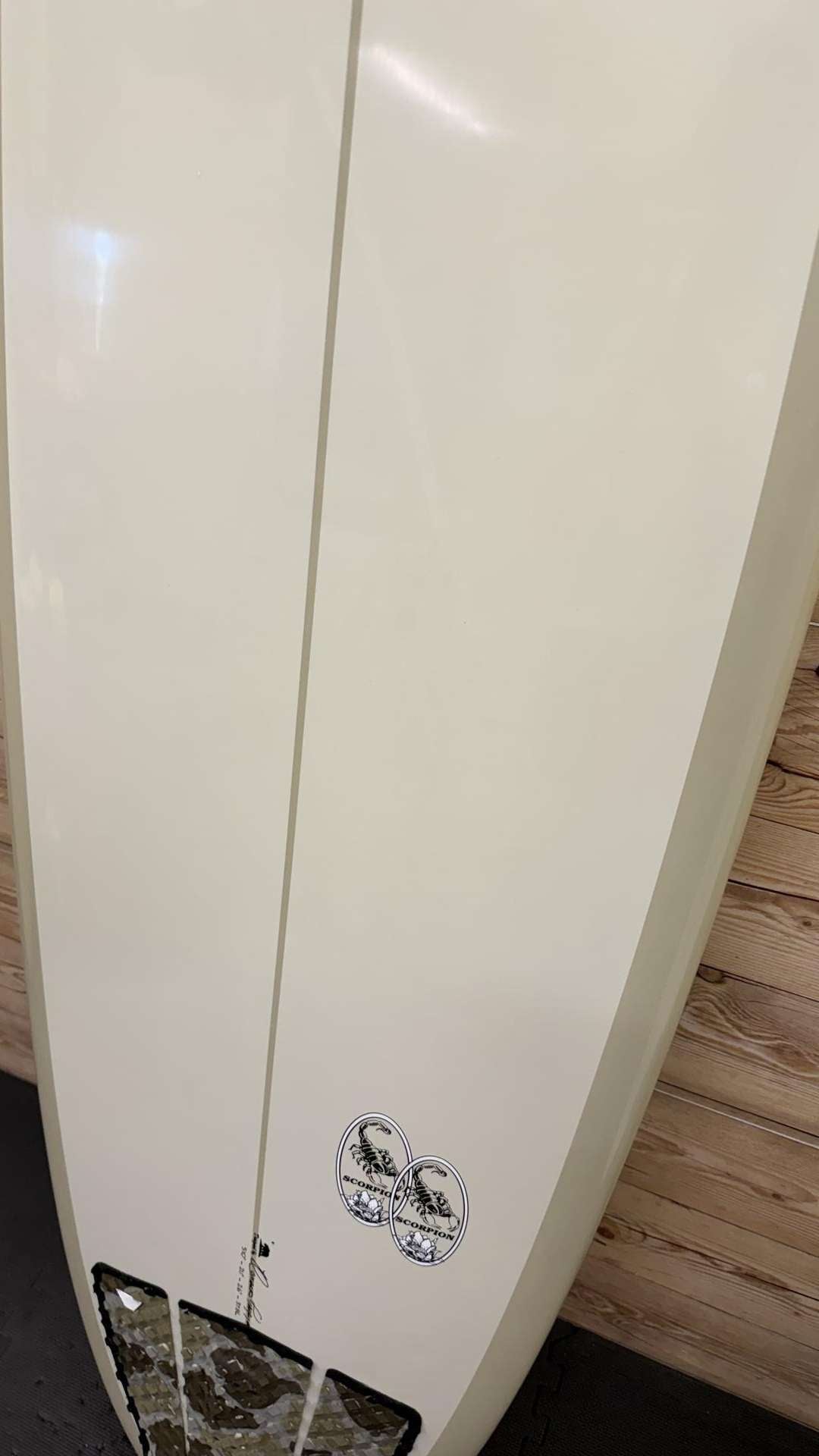Scorpion 5'10"