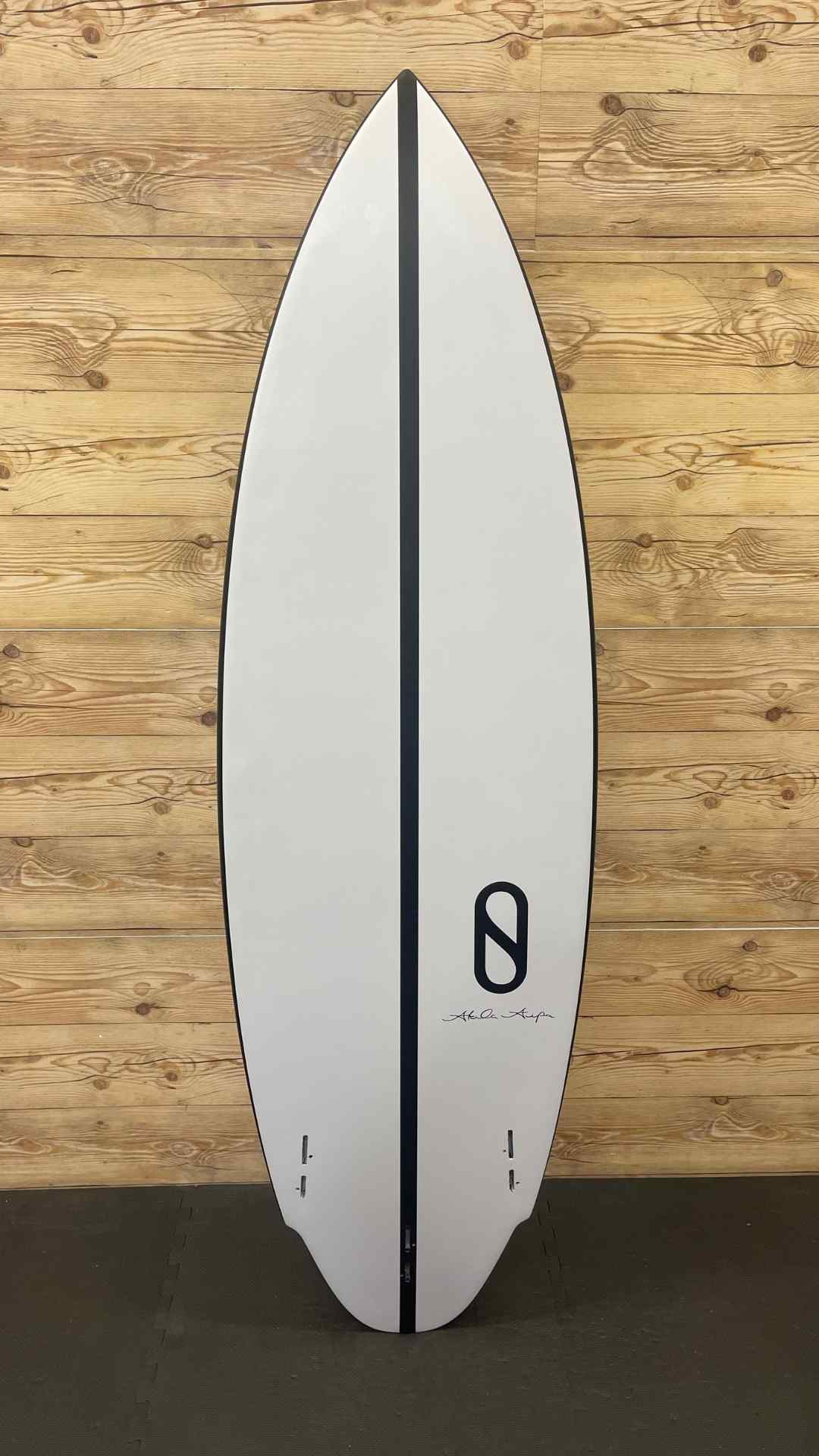 SurfboardUsed Firewire 5'8