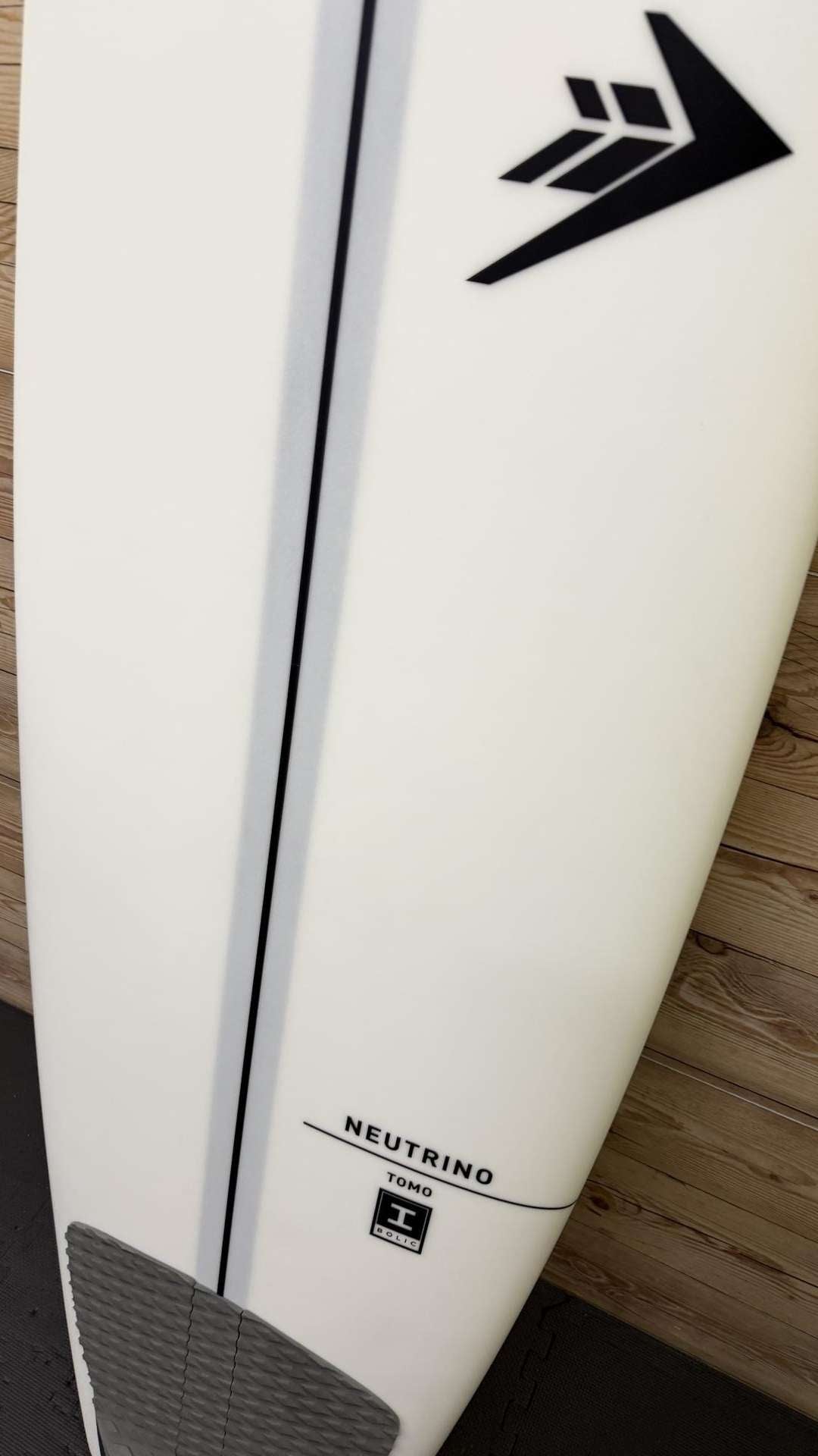 Neutrino 5'10"