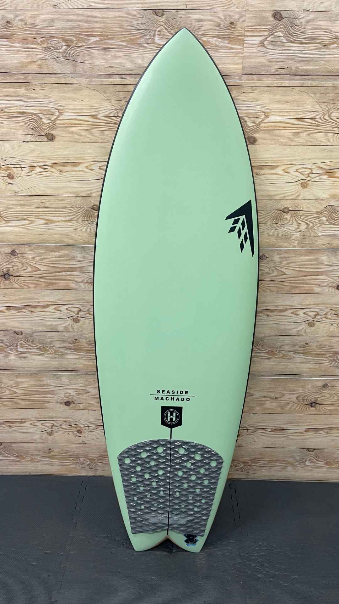 送料込み　ロブマチャド　Firewire SEASIDE Firewire Machado Seaside 5'9”フィン込み シーサイド Seaside
