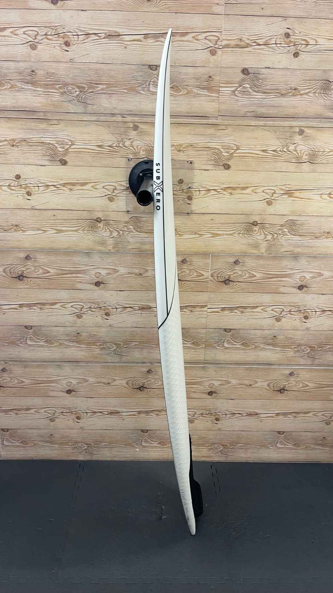 Surf Used Shortboards: JS Industries Xero 5'8