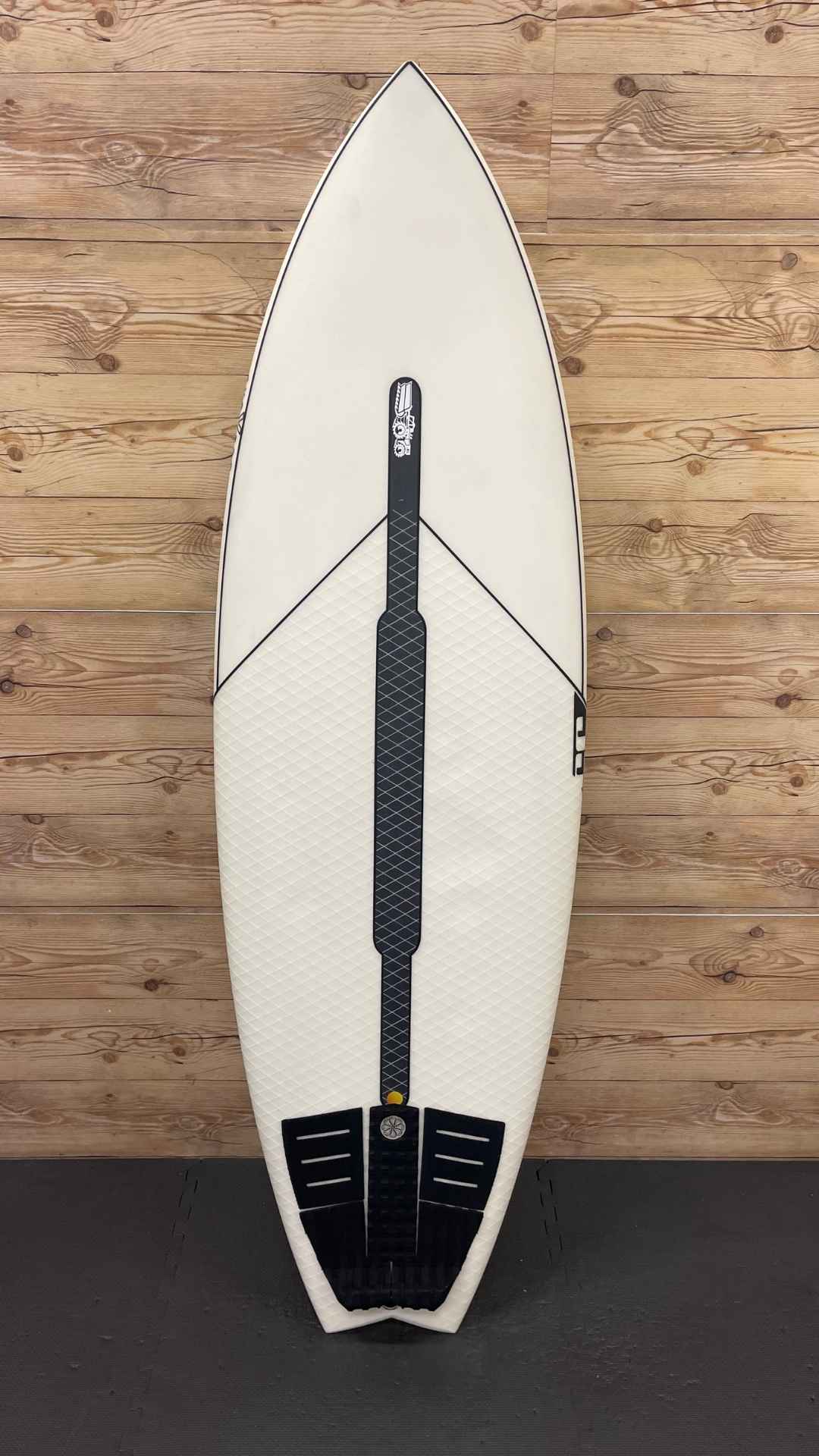 Surf Used Shortboards: JS Industries Xero 5'8