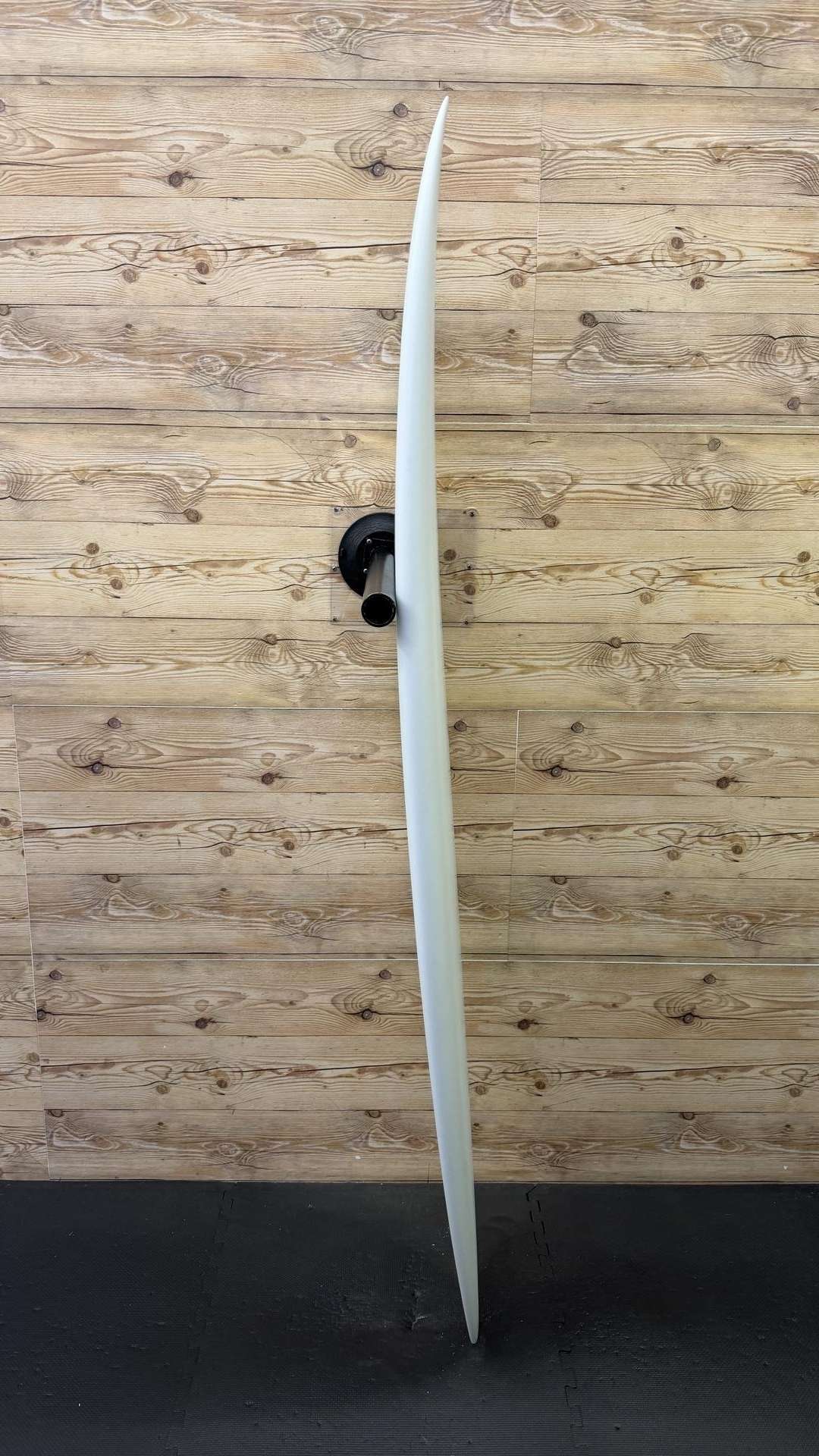 FM 6'4"