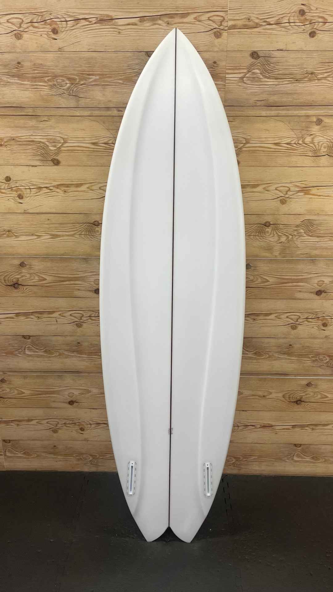 Pedestrian Ship 5'10"
