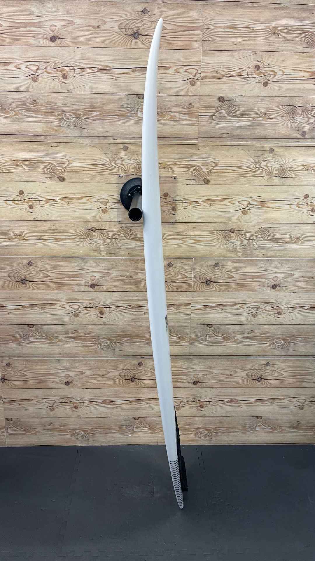 USED PLUS ONE SURFBOARDS |The Rehab 6'1