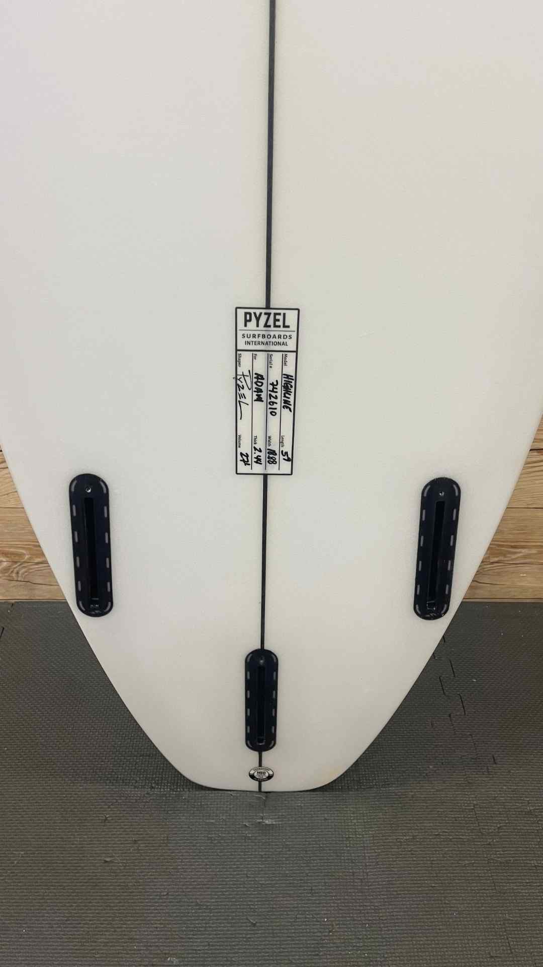 USED Pyzel Phantom Surfboard 5'9