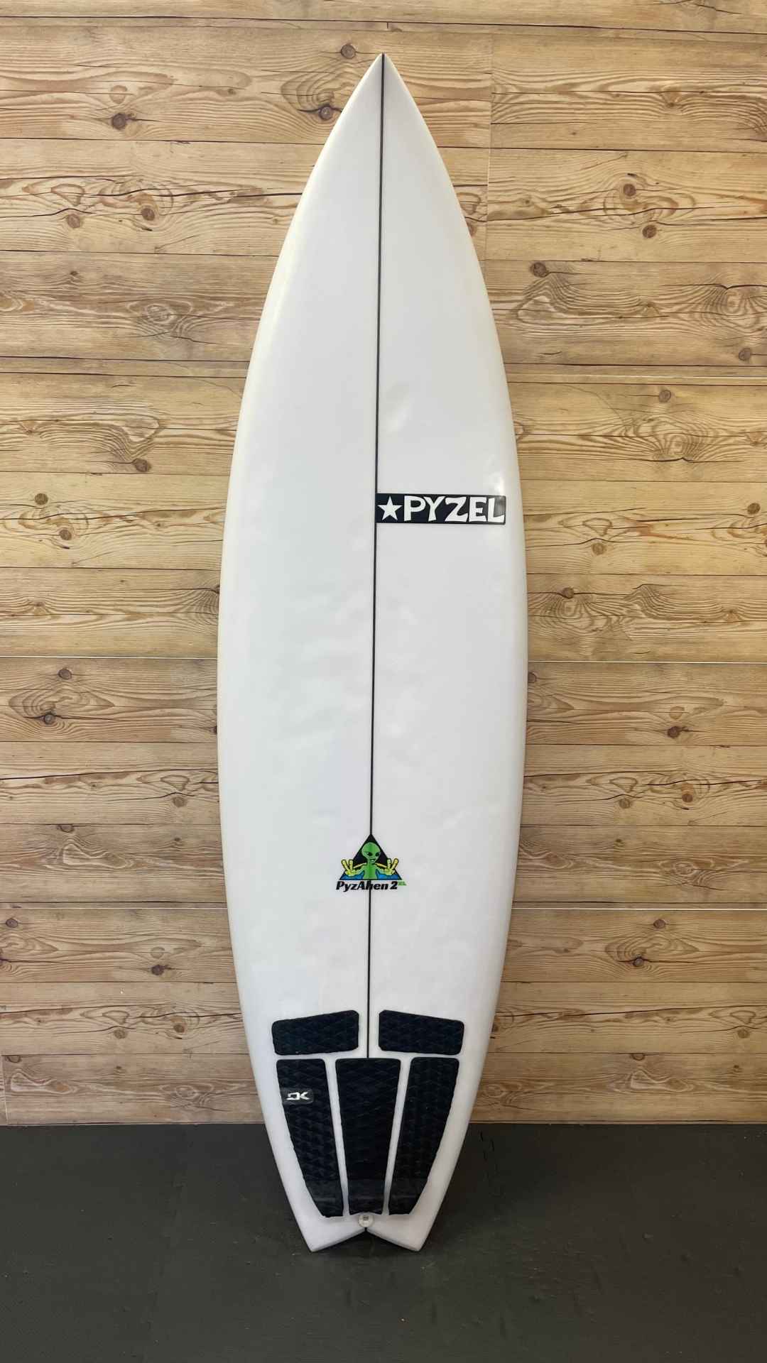 Pyzalien 2 | 6'1