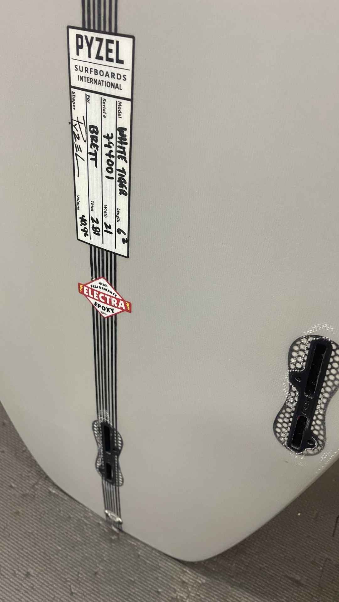 えぐみ　パイゼル　ホワイトタイガー　美品 Used Pyzel Surfboards White Tiger for Sale – The Board Source