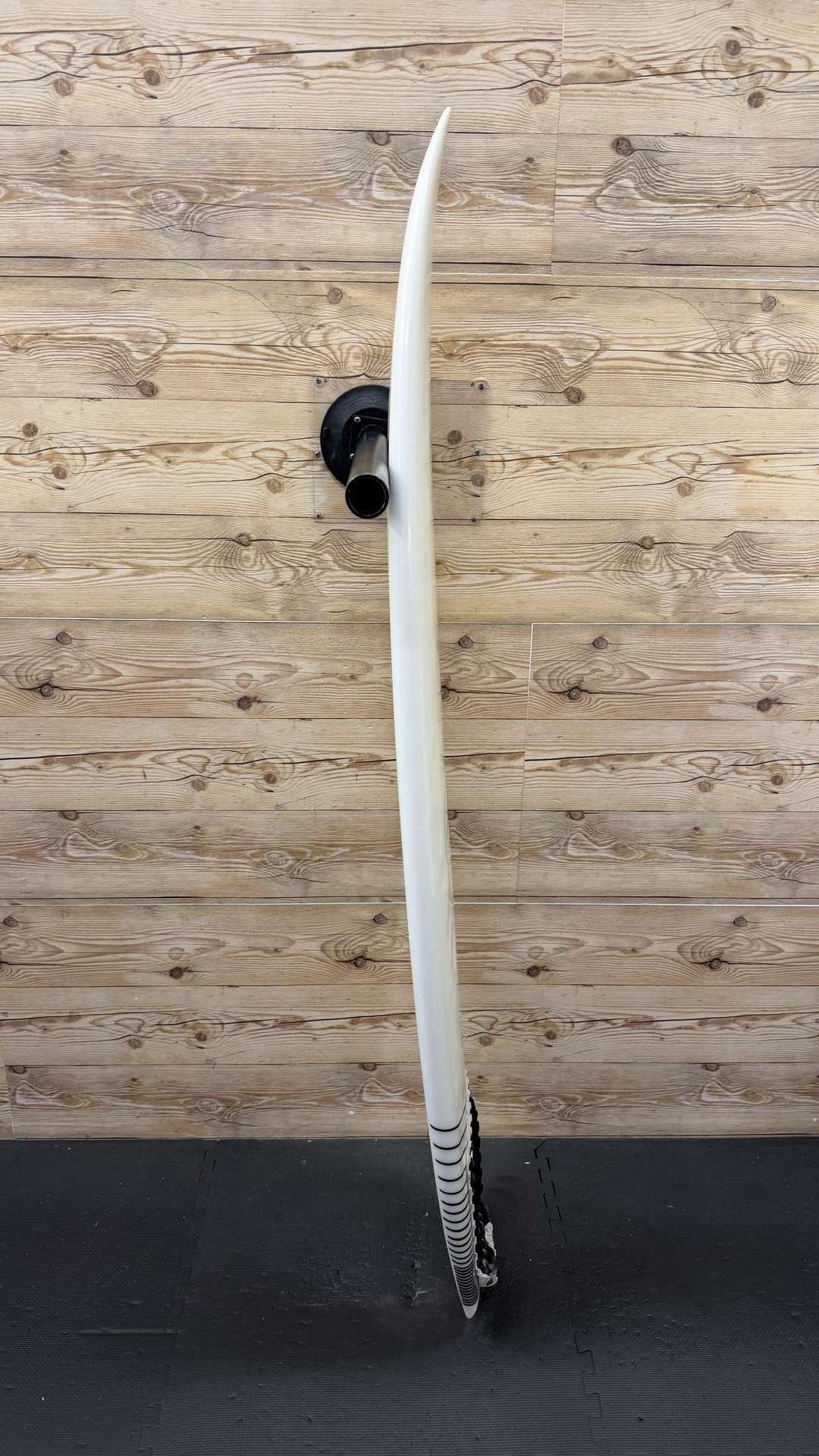 Used Surfboards for Sale | Roberts White Diamond 5'6
