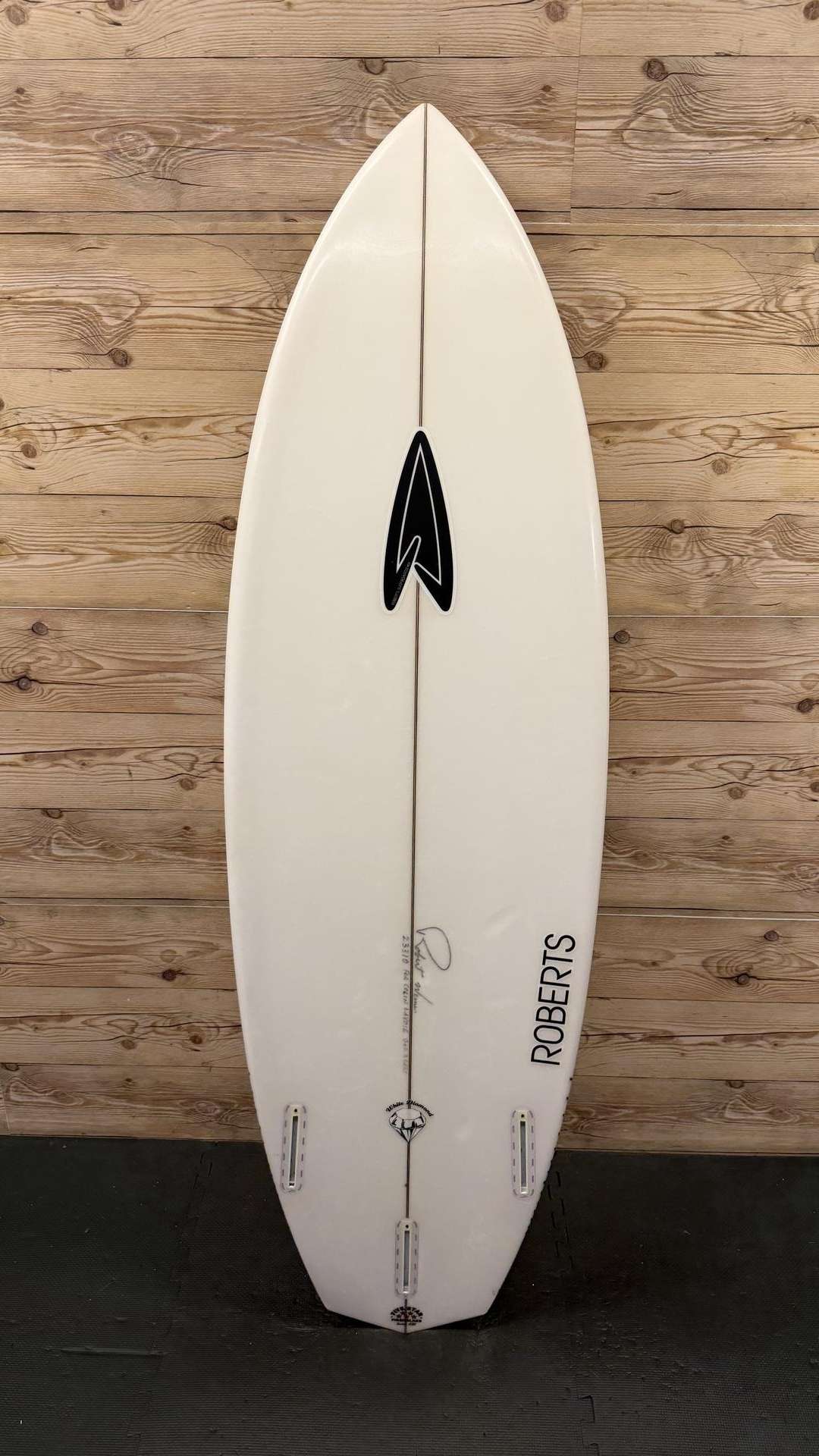 Used Surfboards for Sale | Roberts White Diamond 5'6