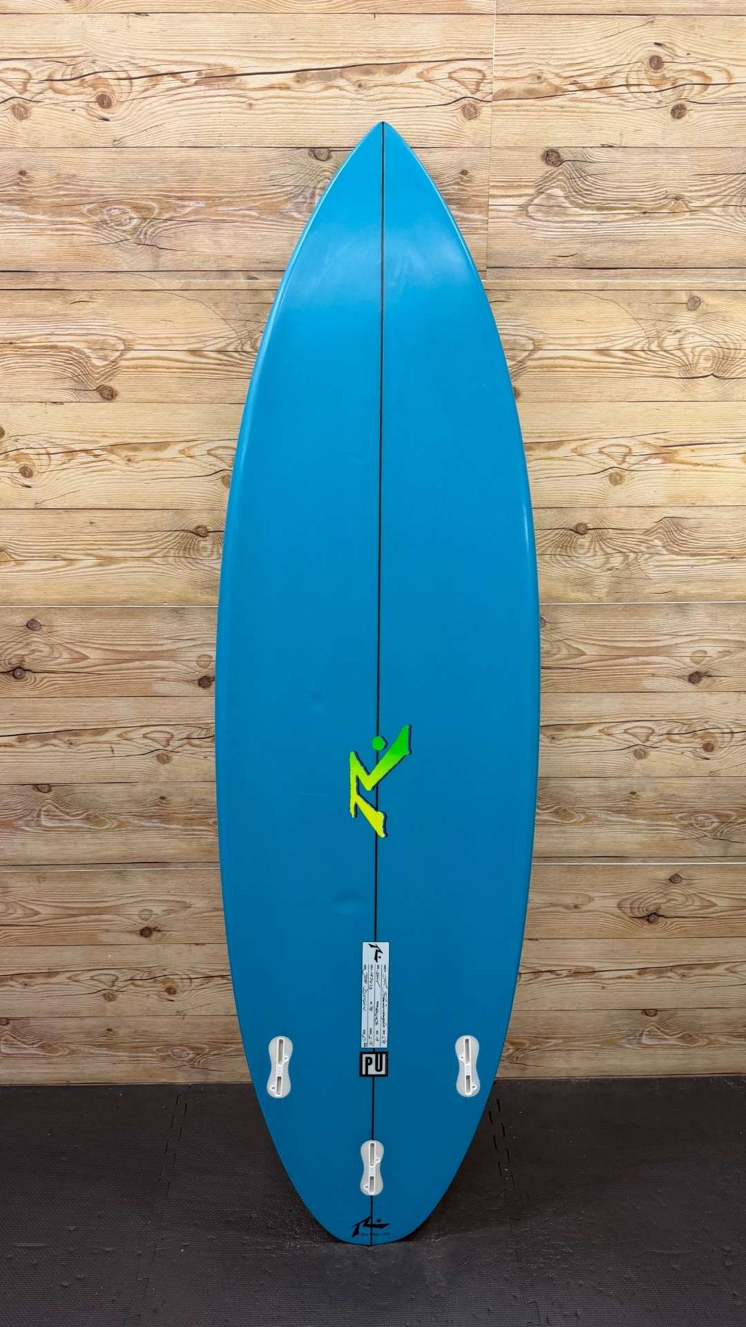 Shiv 5'9"